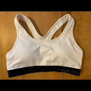 Nike Dri-fit Sports Bra Size Small